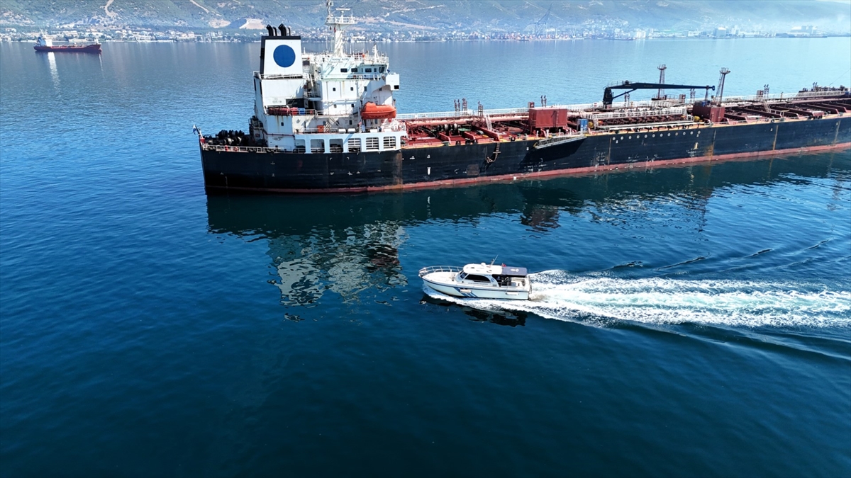 İzmit Körfezi'nden 7 bin 90 metreküp atık ayrıştırıldı