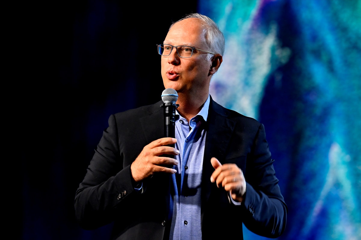 Putin'in temsilcisi Dmitriyev: "Avrupa, Rus gazını bırakarak 1,4 trilyon dolar kaybetti"