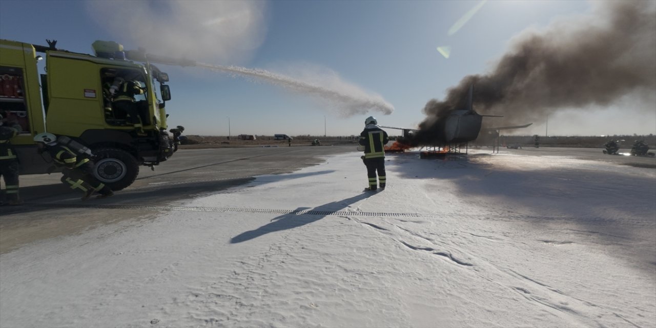Tarsus Çukurova Havalimanı'nda acil durum tatbikatı başarıyla gerçekleştirildi