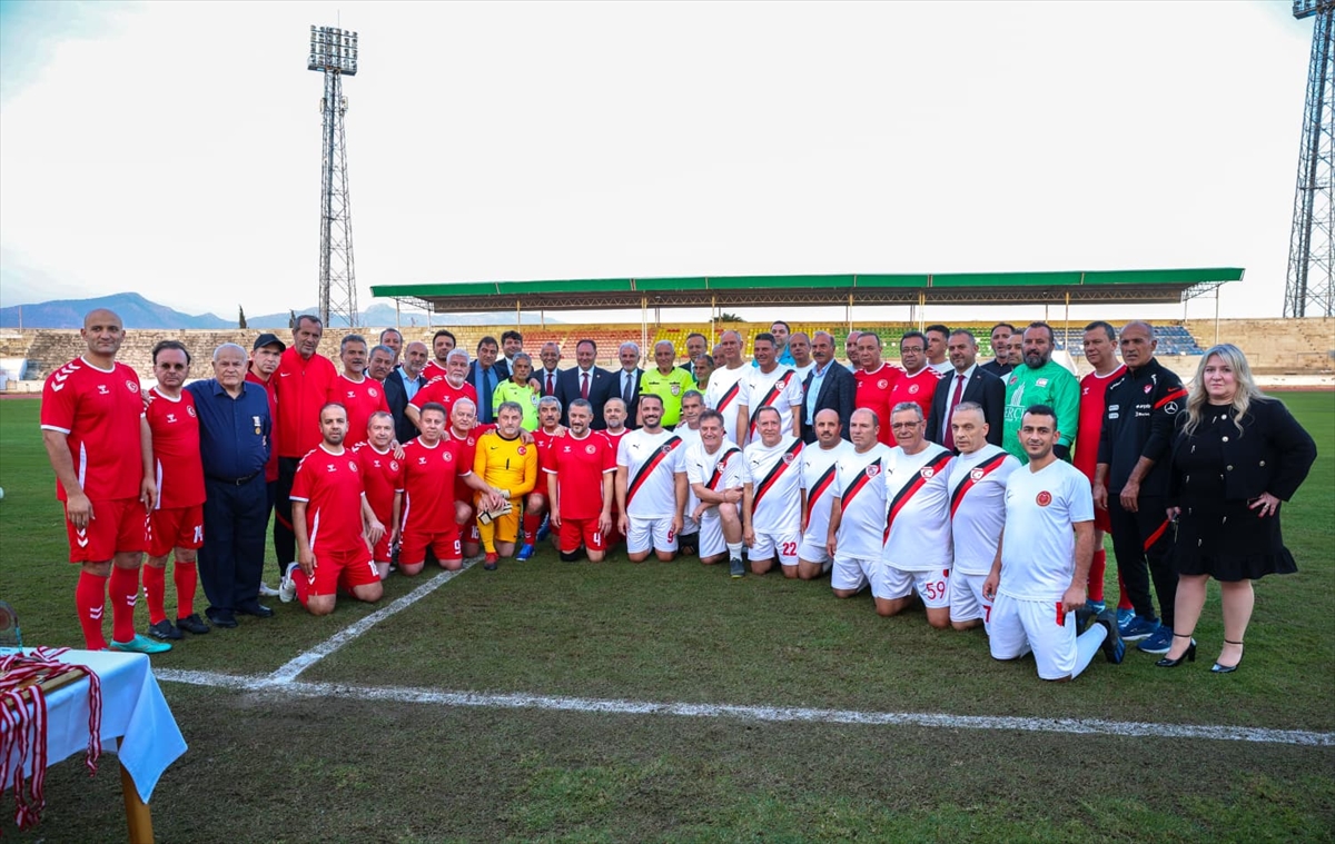 TBMM ile KKTC Cumhuriyet Meclisi milletvekilleri, Lefkoşa'da dostluk maçı yaptı