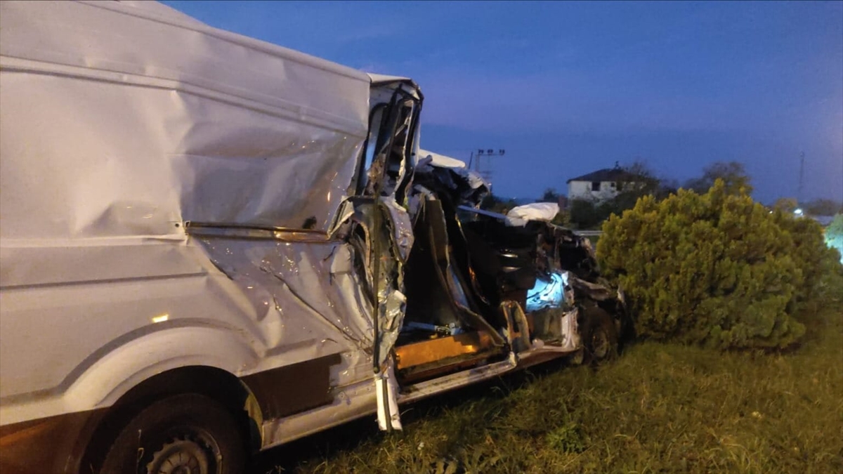 Bir ölümlü kaza da Terme’de. Samsun’da meydana gelen trafik kazasında 1 kişi öldü, 1 kişi yaralandı