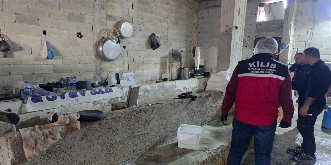 Kilis’te hijyen koşullarını ihlal eden yoğurt ve peynir imalathanesi kapatıldı.