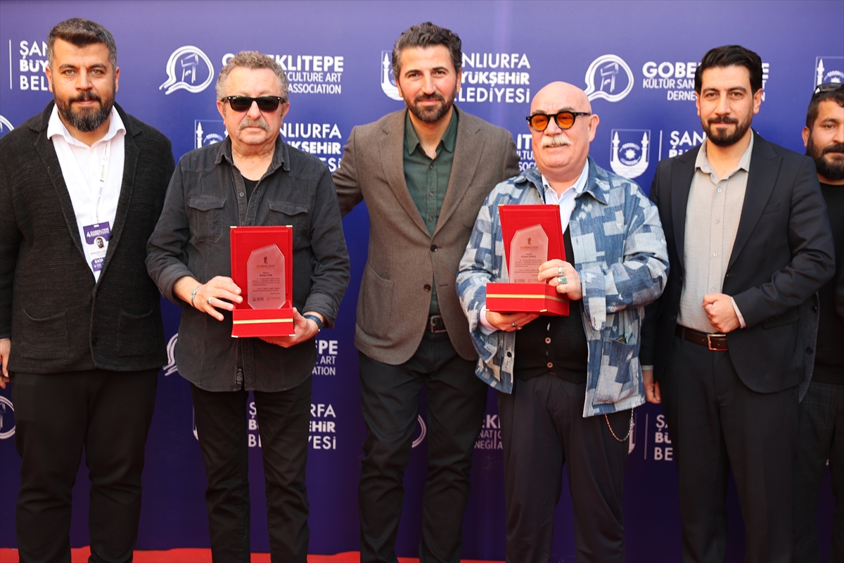 Bugünlerde sinema yok gibi herkes komedi filmine yöneliyor