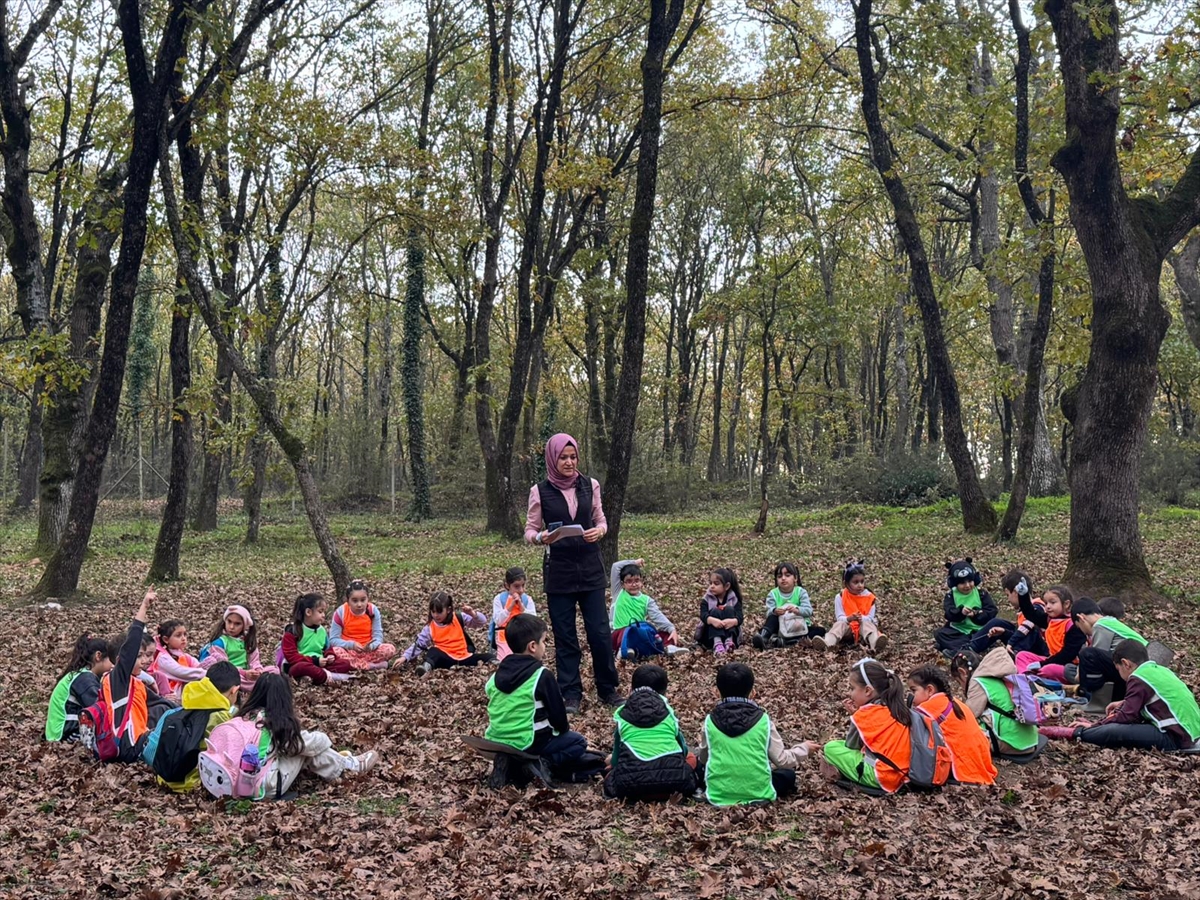 Doğa sevdasını öğrencilerinde çevre bilincine dönüştürüyor