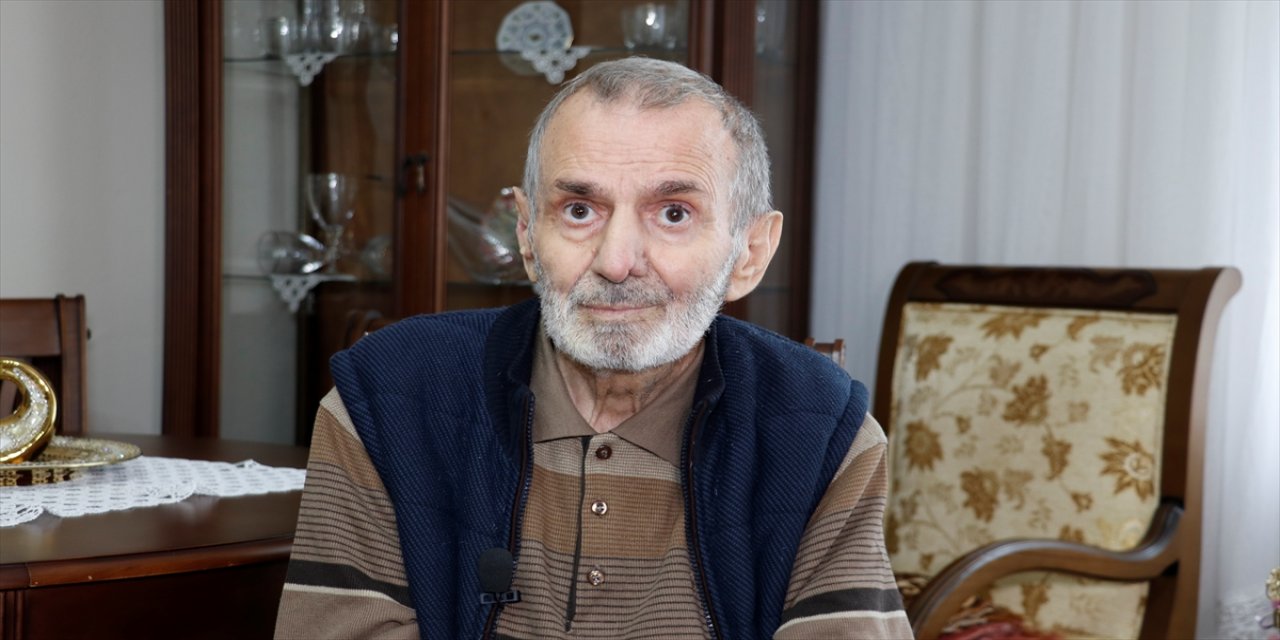 Megastar Tarkan'ın öğretmenleri, gençliğinde sakin, saygılı ve güçlü sesiyle dikkat çeken sanatçıyı anlatıyor.