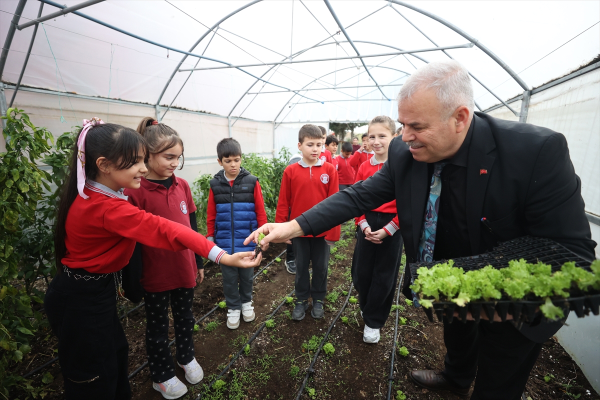 İbrahim öğretmen öğrencilere çevre dostu projelerle ilham veriyor