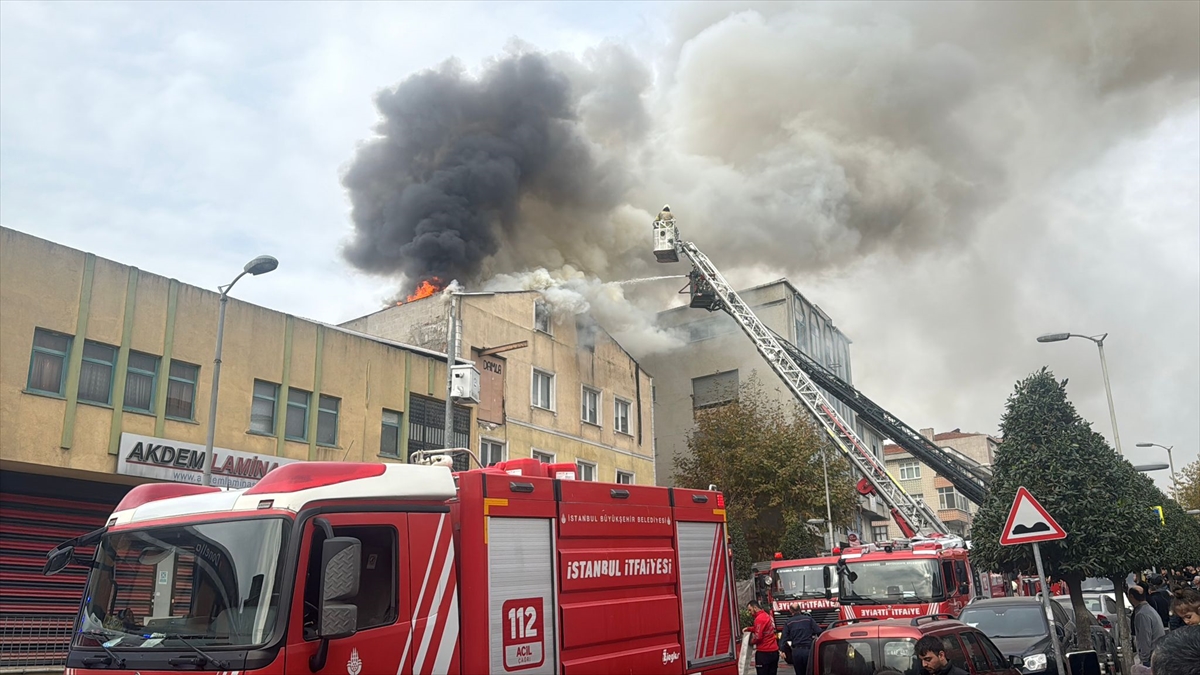 Güngören'de tekstil fabrikasında çıkan yangın söndürüldü