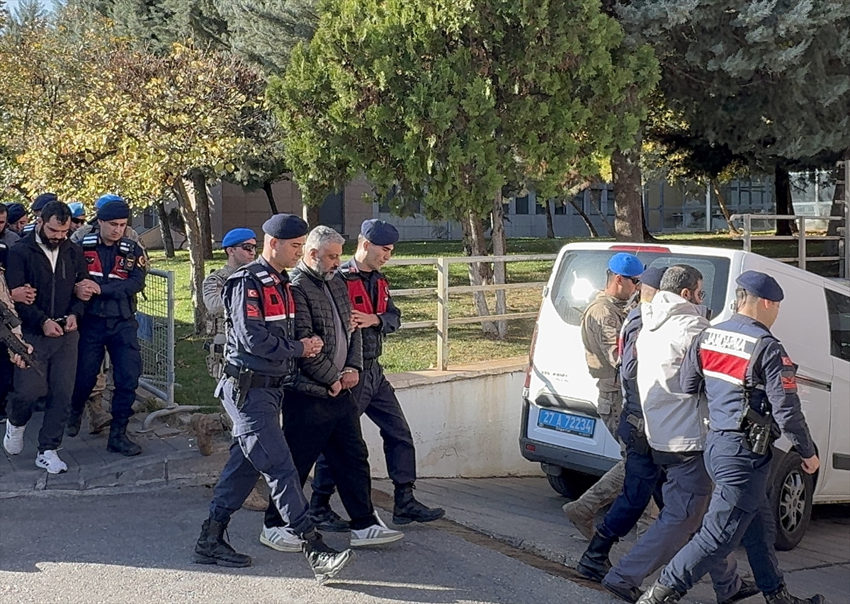 Gaziantep'te terör örgütü DEAŞ operasyonunda 13 şüpheli yakalandı