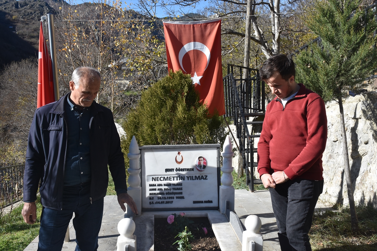 Şehit öğretmen Necmettin Yılmaz'ı ailesi ve lise öğretmenleri unutamıyor