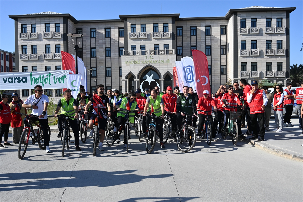 Osmaniye'de Yeşilay öncülüğünde bisiklet turu düzenlendi