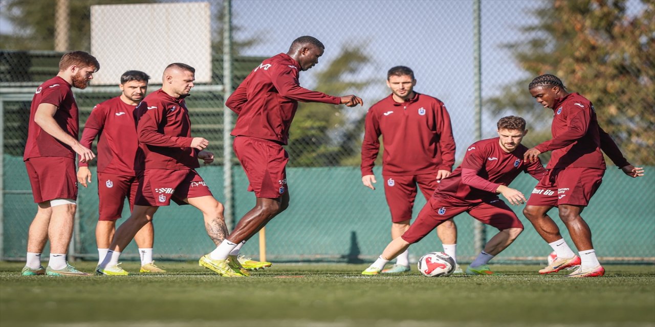 Trabzonspor, Trendyol Süper Lig 13. haftasında deplasmanda RAMS Başakşehir ile yapacağı maç için İstanbul'a gitti.