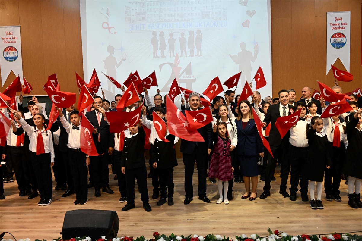 Adana, Mersin, Hatay ve Osmaniye'de Öğretmenler Günü kutlandı