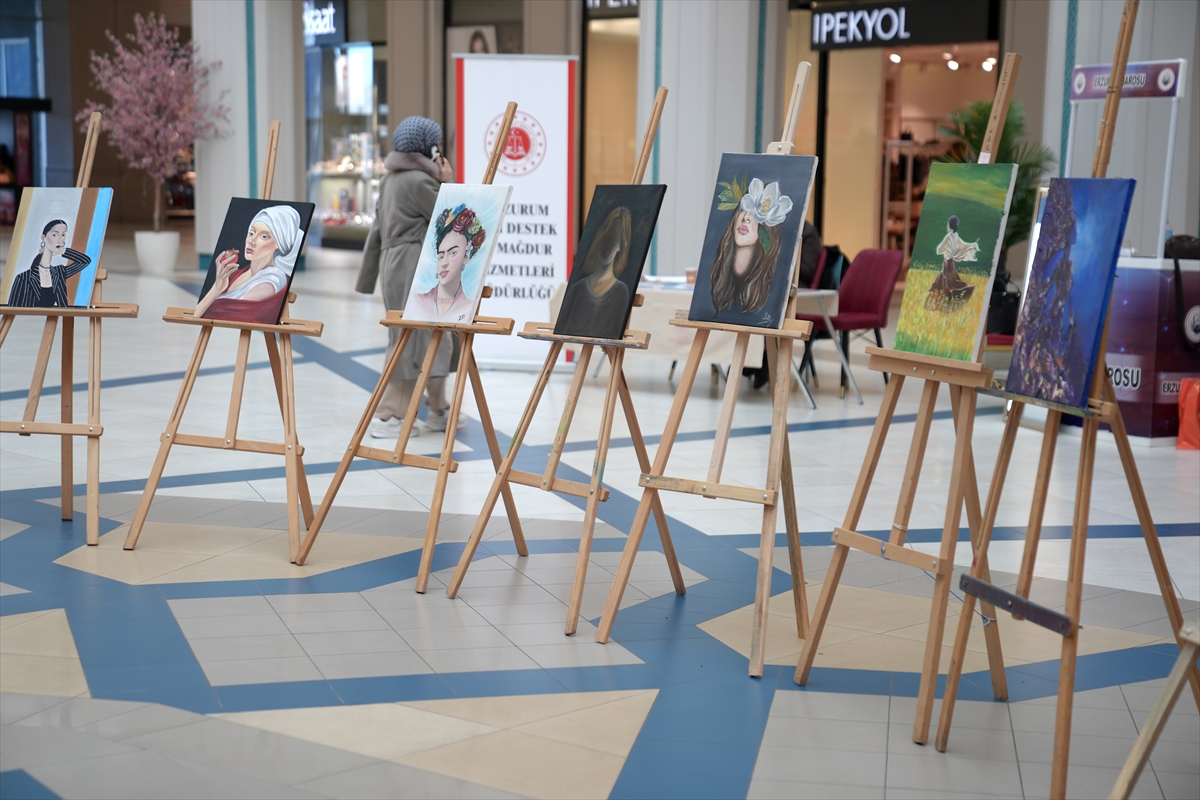 Erzurum'da şiddete karşı farkındalık oluşturmak amacıyla "25 Kadın, 25 Hikaye" sergisi açıldı