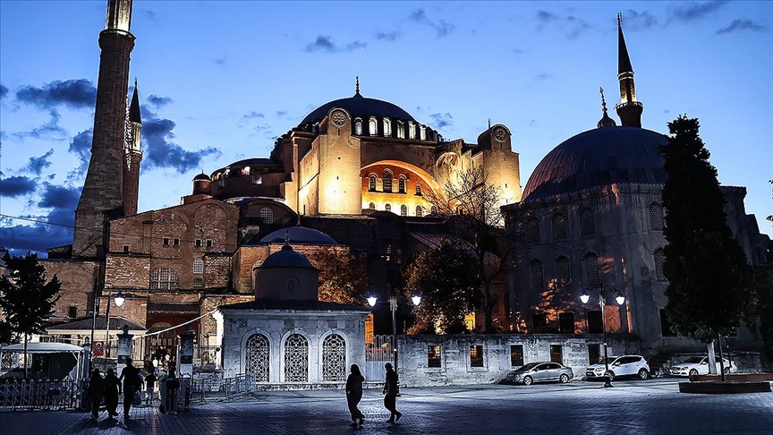 Ayasofya restorasyonunda "zeminin tahrip edildiği" iddiası