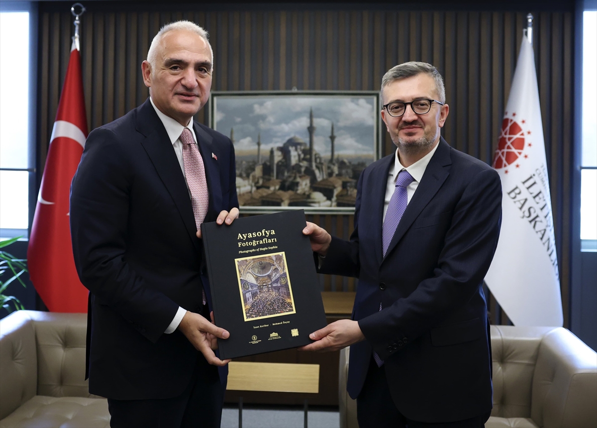 Kültür ve Turizm Bakanı Ersoy'dan Cumhurbaşkanlığı İletişim Başkanı Duran'a ziyaret