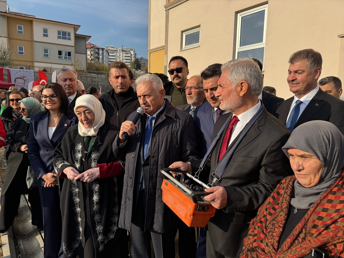 Terörle siyaset olmaz, terör insanlığı yok eden bir illettir