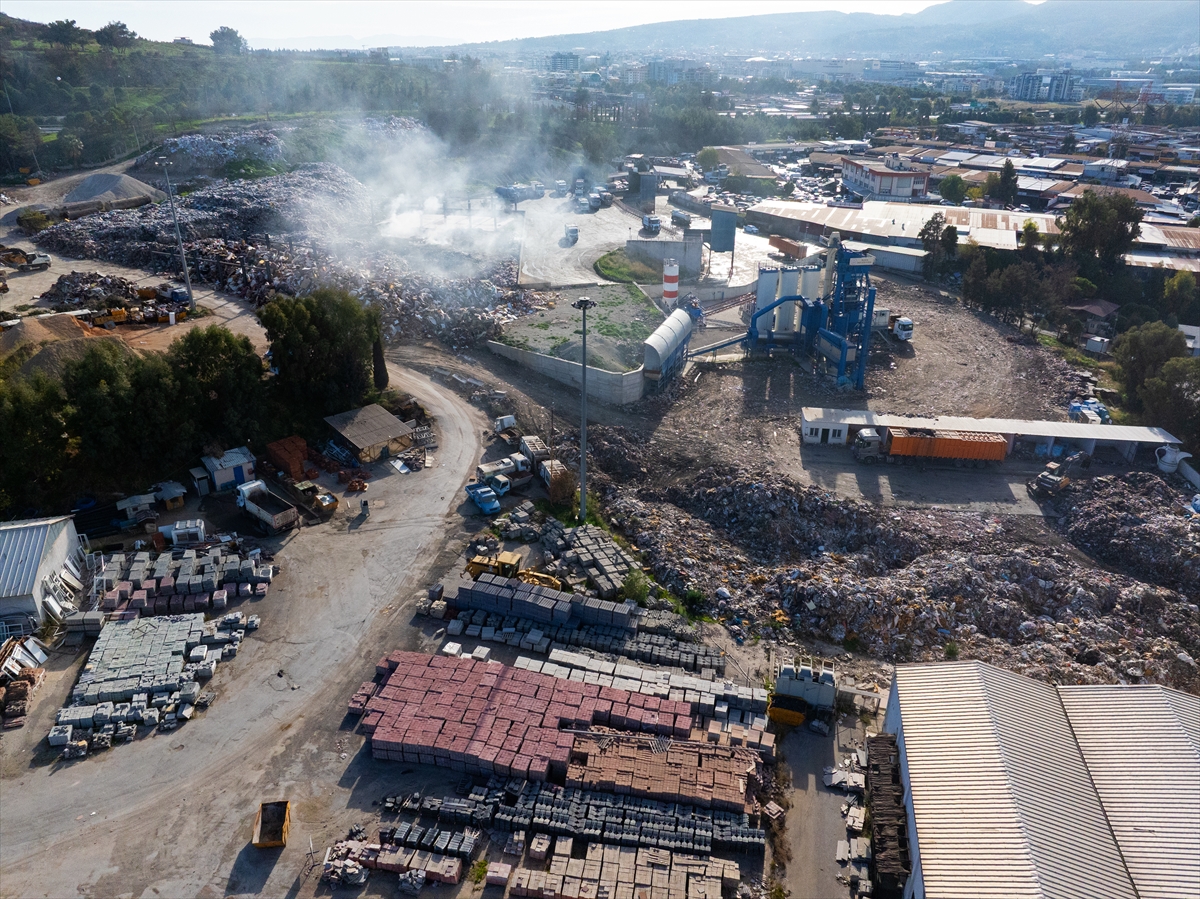 İzmir Buca'da çöp isyanı