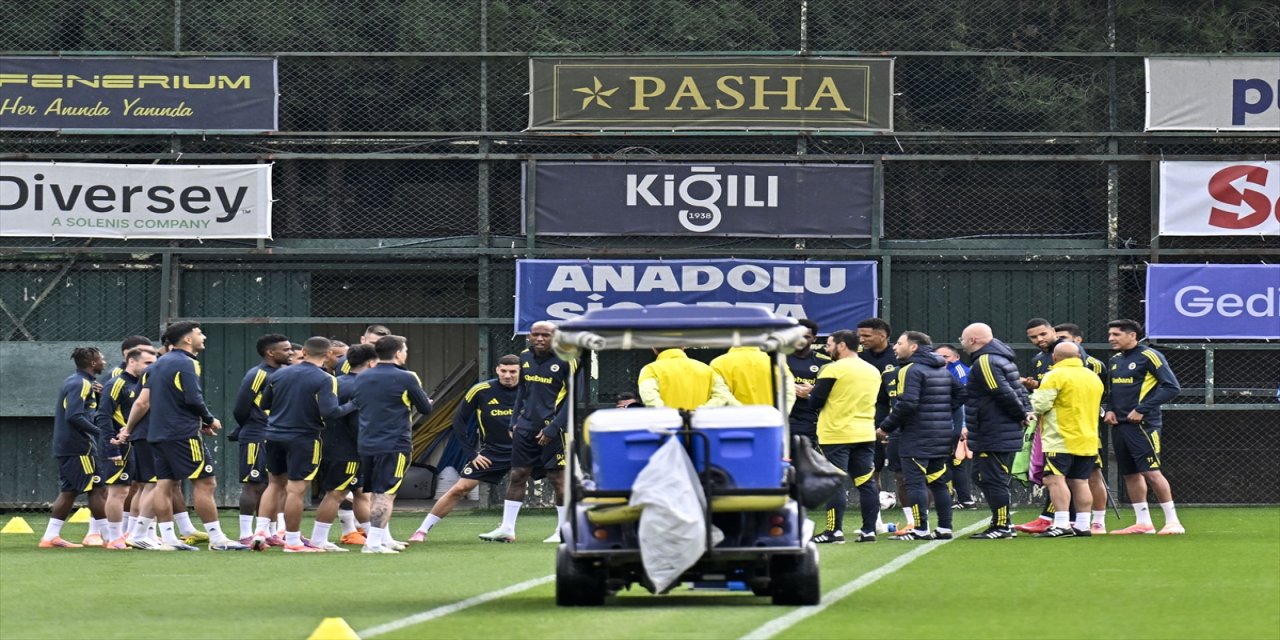 Fenerbahçe, Ferencvaros maçı öncesi son antrenmanını tamamladı.