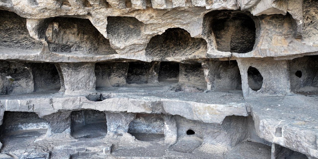 Kayseri’de Öksüt Kalesi, 2 bin yıllık geçmişiyle zamana meydan okuyor