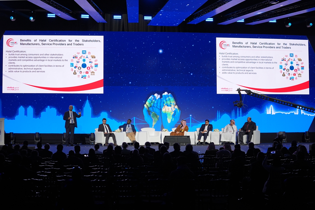 11. Dünya Helal Zirvesi'nde "helal endüstrisinde standardizasyon" konuşuldu