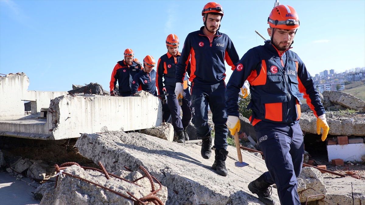 Samsun'da "Tosya-Ladik Depremi"nin 82. yılında tatbikat yapıldı
