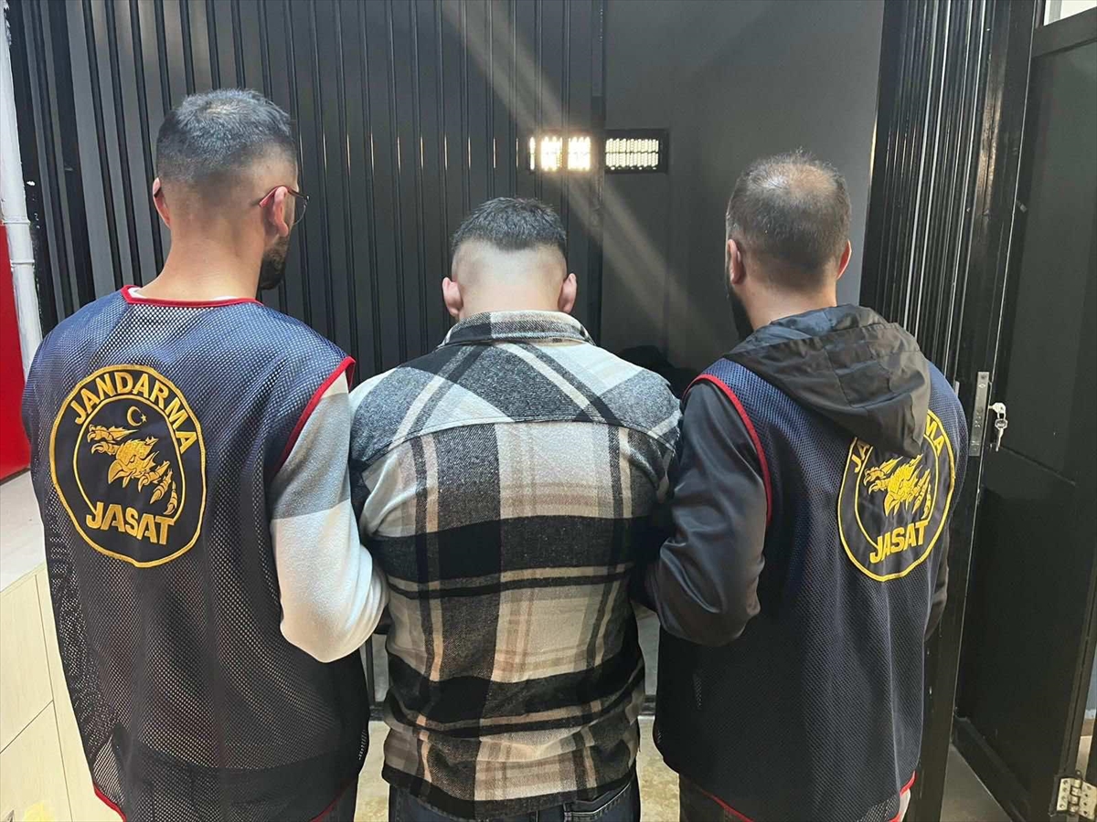 Ardahan merkezli, arananlara yönelik operasyonda 75 kişi yakalandı