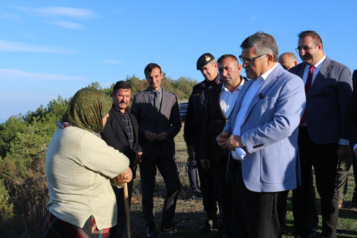 Sinop Valisi Özarslan, yamaç paraşütü parkuru yapılması planlanan yerde incelemede bulundu