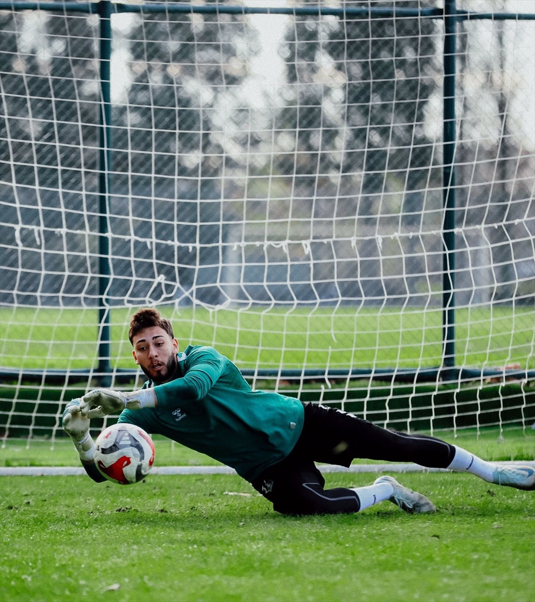 Sakaryaspor, Ümraniyespor maçının hazırlıklarına devam etti