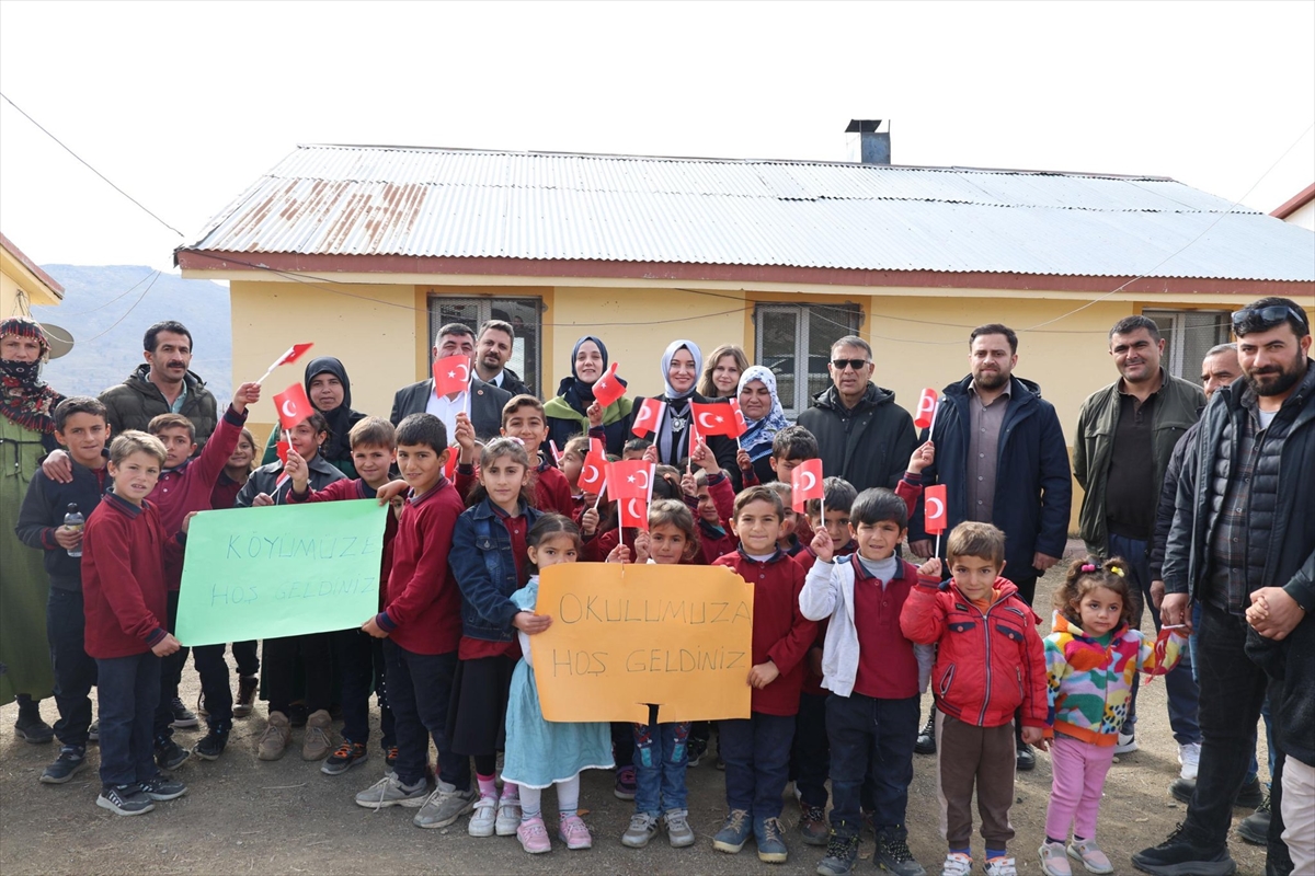 Ağrı'da eğitimine devam edemeyen çocuk okula kazandırıldı