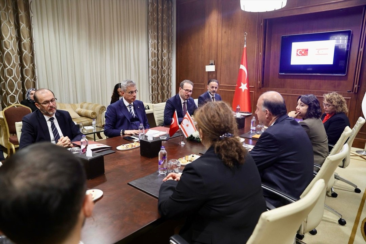 Sağlık Bakanı Memişoğlu, Mevkideşlarıyla Görüşmelere Devam Ediyor. KKTC'li mevkidaşı Dinçyürek ile görüştü