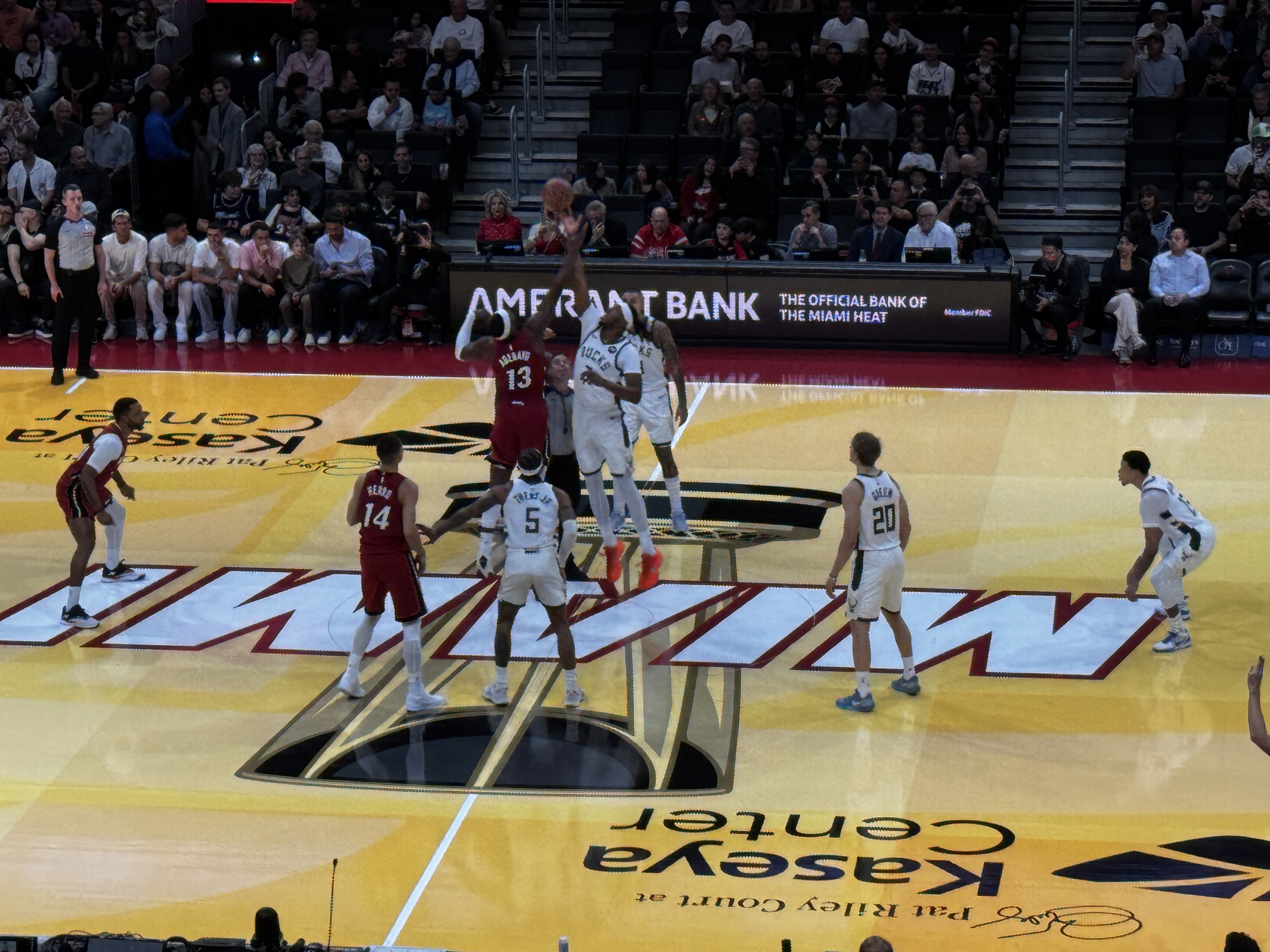 Miami Heat Evinde Galip!