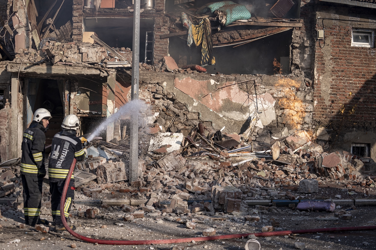 Erzurum'da iki katlı evde patlama meydana geldi, 1 kişi yaralandı