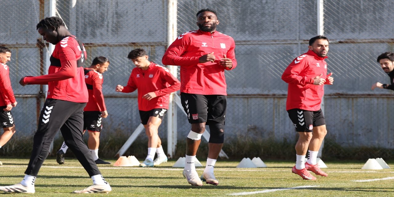 Sivasspor, Boluspor maçı hazırlıklarını taktik çalışmayla sürdürdü