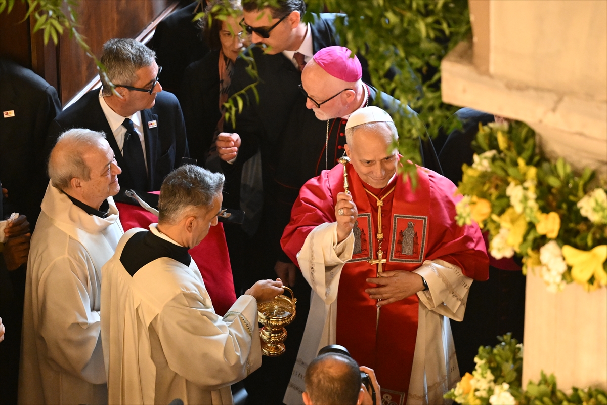 Vatikan Devlet Başkanı Papa 14. Leo, İstanbul'da Kutsal Ruh Katolik Kilisesi'nde hitapta bulundu