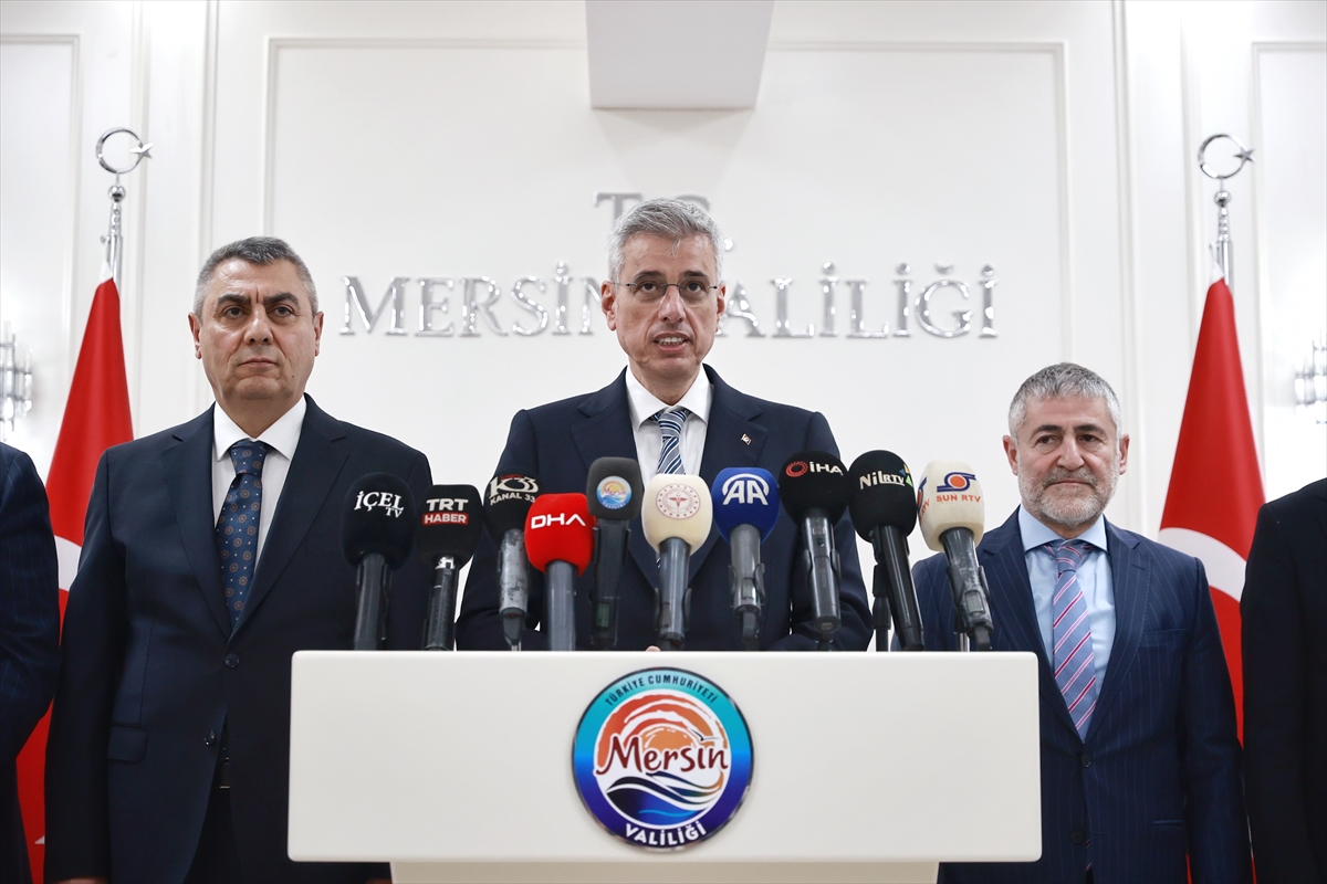 Sağlık Bakanı Kemal Memişoğlu, Mersin Valiliği'nde konuştu: