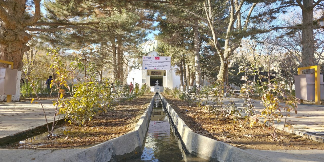 TİKA’nın Çevre Düzenlemesiyle Gazneli Sultan Mahmud Türbesi Yeniden Ziyarete Açıldı