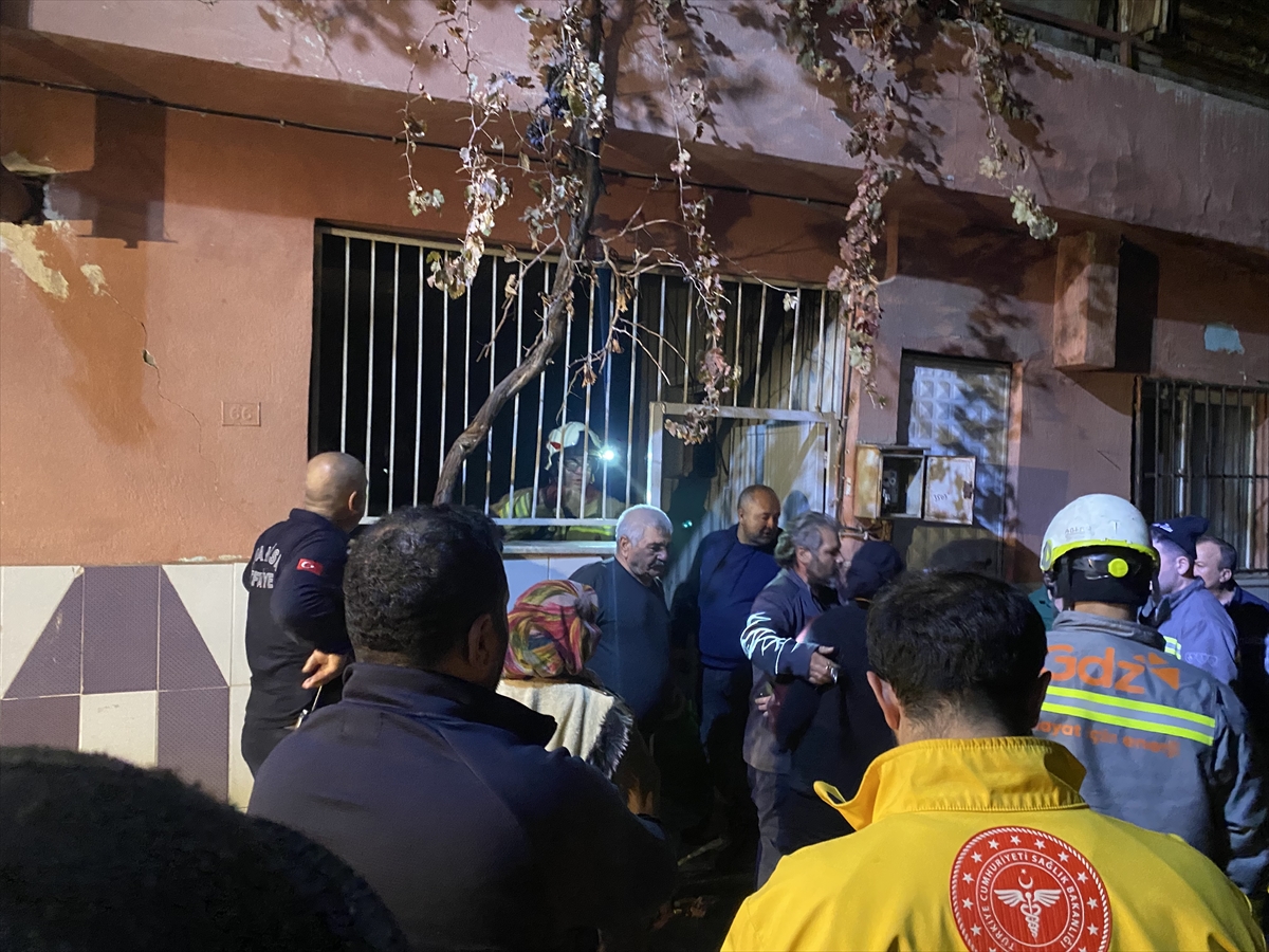 Manisa'da evde çıkan yangın söndürüldü