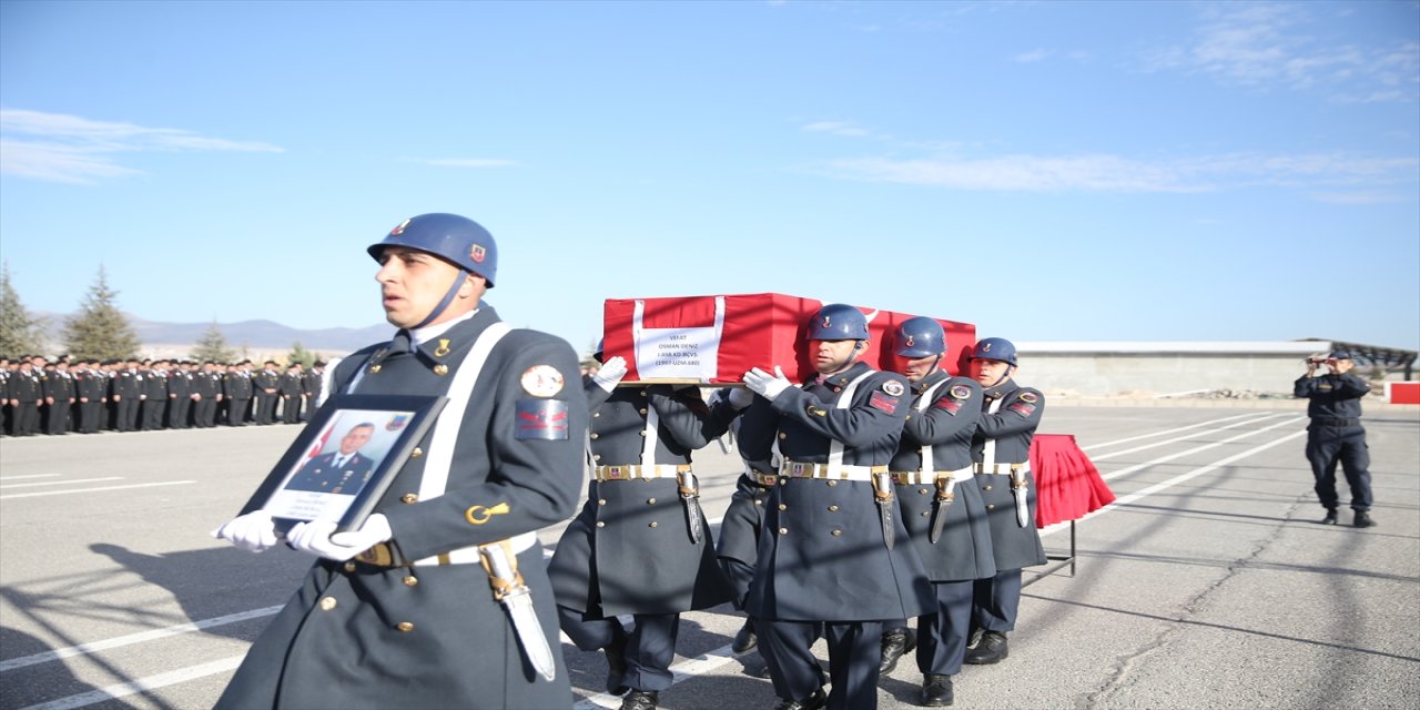 Kalp krizi sonucu vefat eden Jandarma Komutanı Osman Deniz’e Niğde’de tören