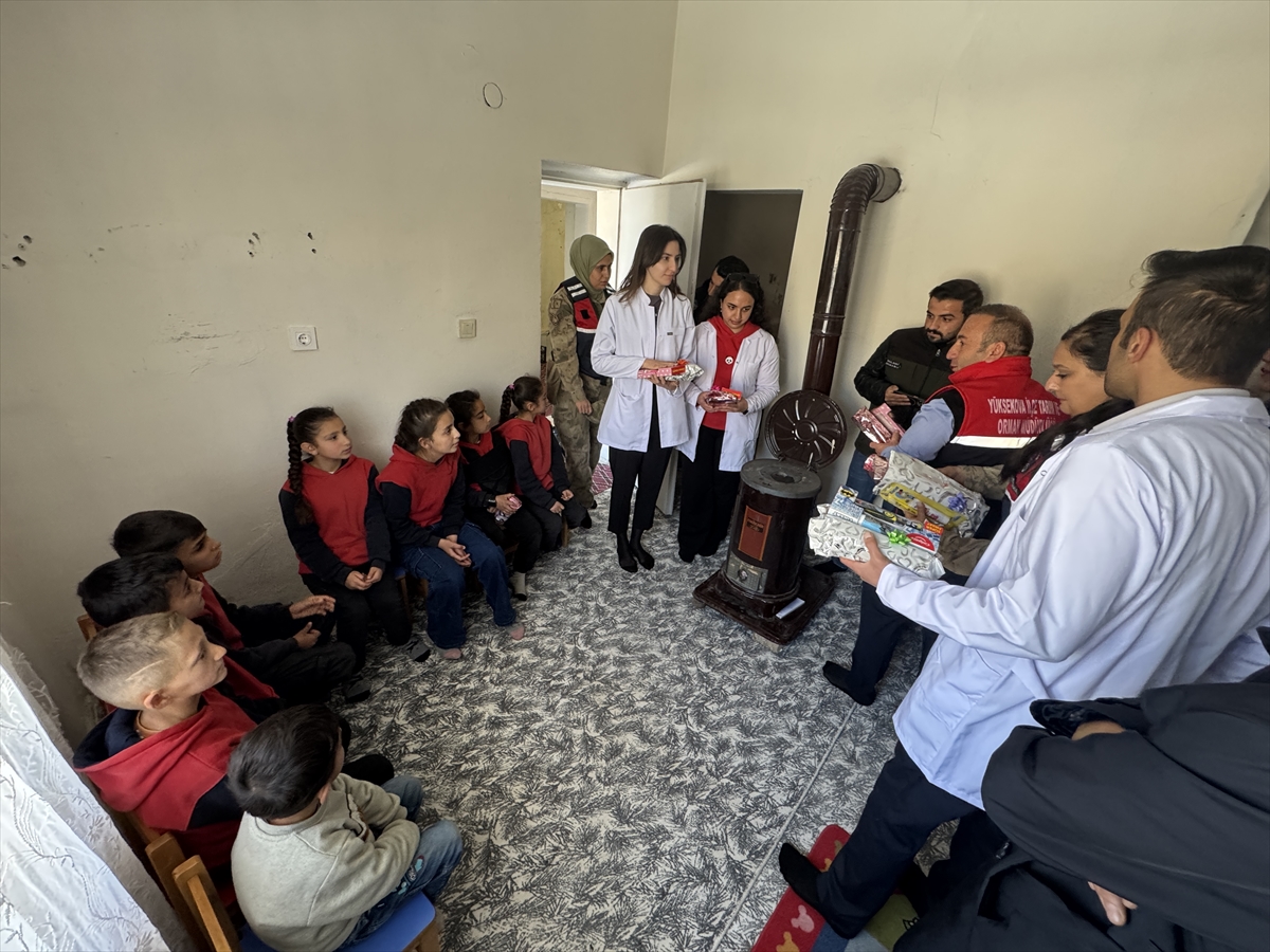 Hakkari'de kamu kurumları kırsalda yaşayanlar için tek yürek oldu