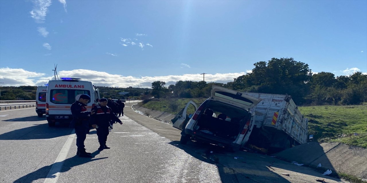 Çanakkale Ayvacık'ta Trafik Kazası: 5 Kişi Yaralandı