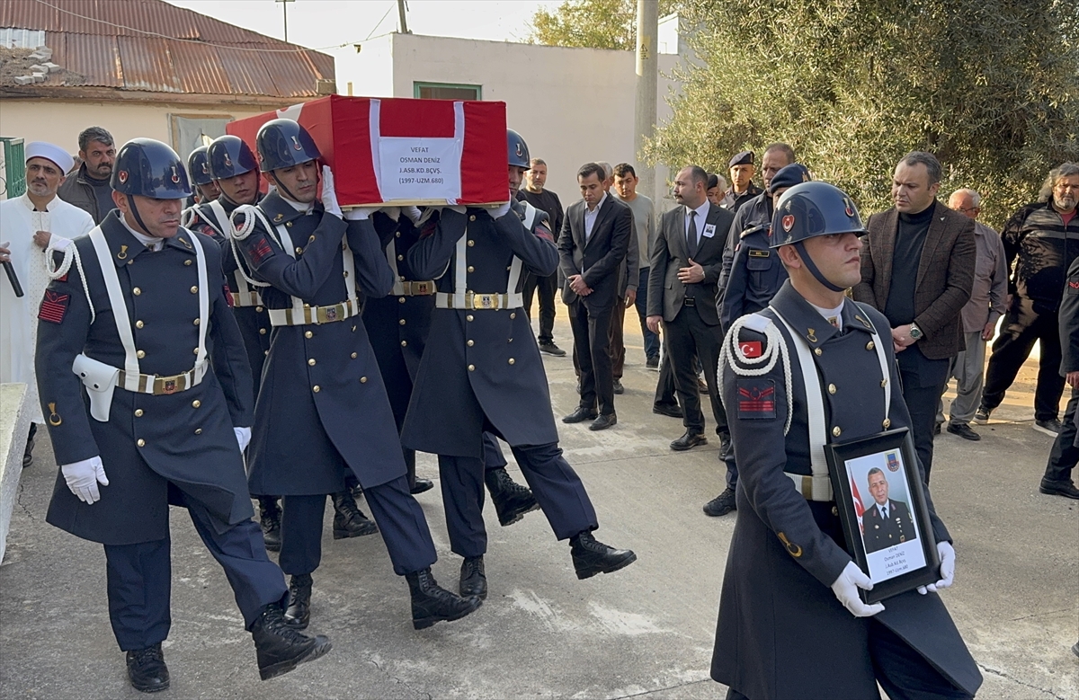 Niğde'de kalp krizi sonucu ölen İlçe Jandarma Komutanı Deniz'in cenazesi Adana'da defnedildi