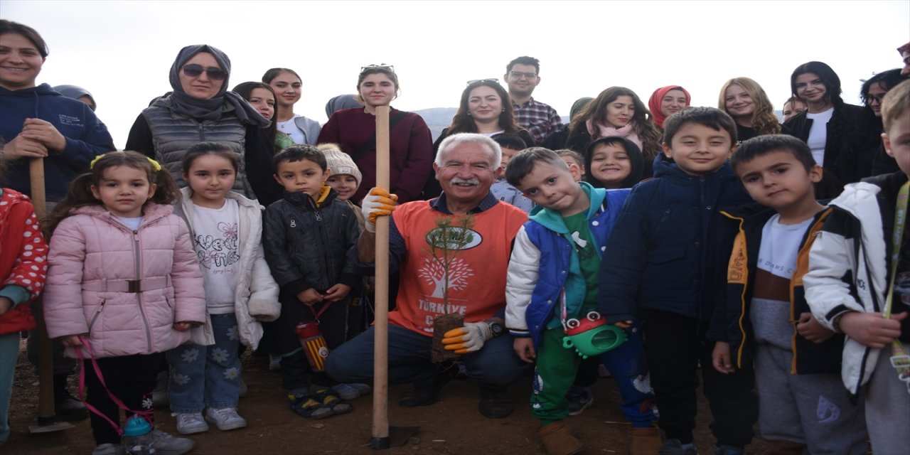 Karamanlı Emekli Ormancı, 14 Bini Aşan Fidanla Yeşil Seferberliğini Sürdürüyor