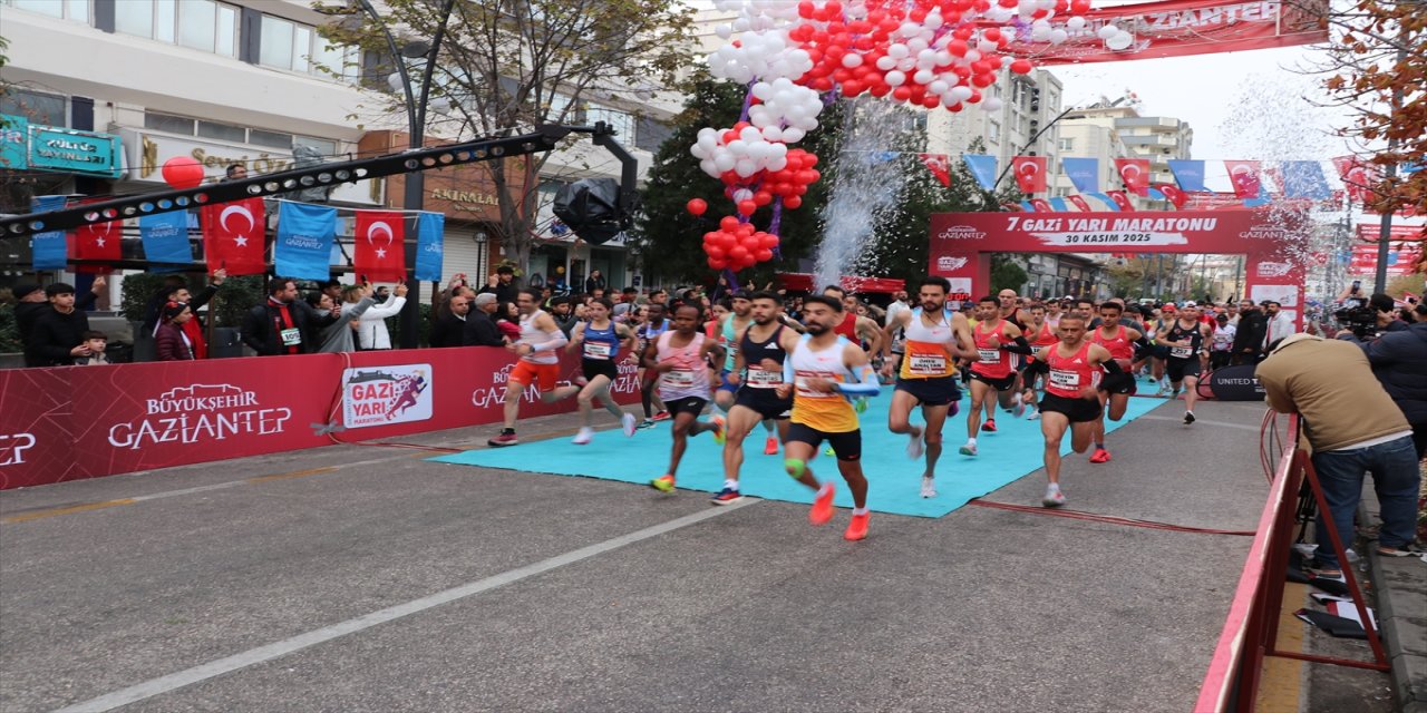 Gaziantep’te 7. Gazi Yarı Maratonu başladı: 28 ülkeden 1498 sporcu katıldı