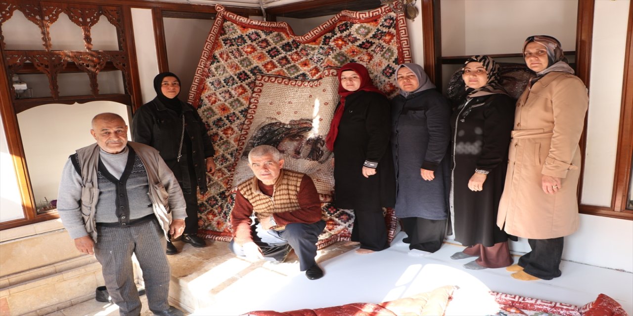 Kilis’te kadınlar, “Çingene Kızı” motifli yorganlarla geleneksel yorgancılığı modernize ediyor