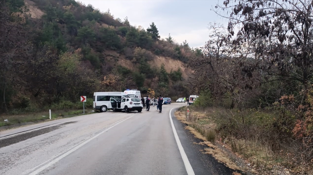 Tokat'ta zincirleme trafik kazasında 8 kişi yaralandı