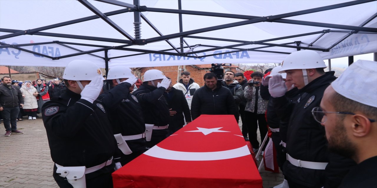 Manisa'da kaza sonucu yaralanan polis memuru Hatice Ünal tedavi gördüğü hastanede şehit oldu