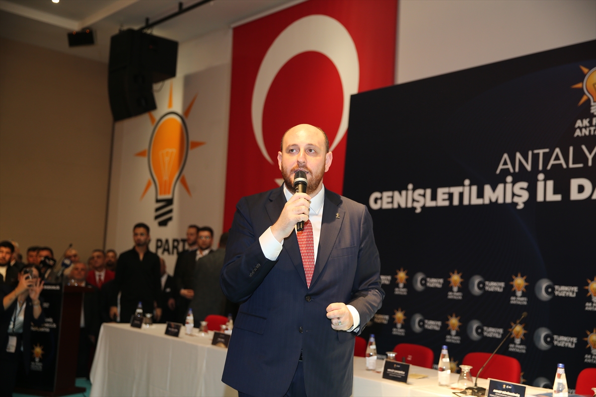 Büyük Türkiye’nin rüyasını görüyoruz.