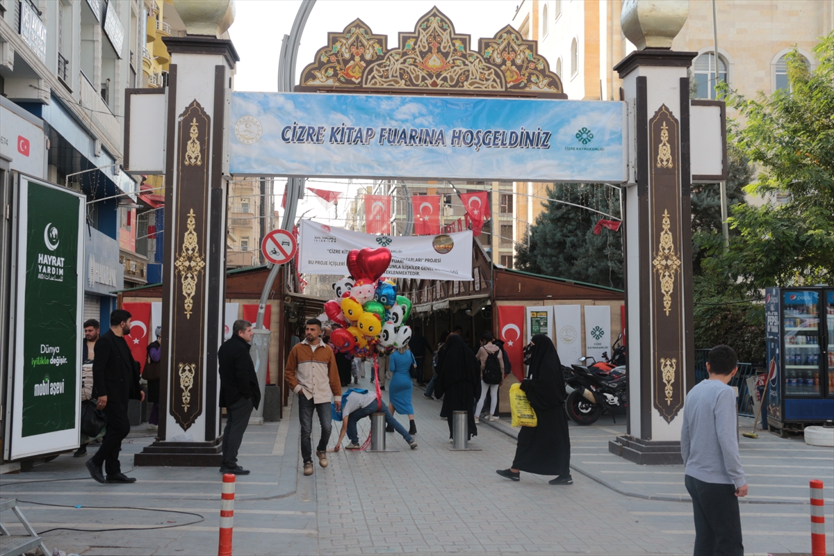 Şırnak'ta "Cezeri'nin İzinde Kardeşlik Ruhuyla Türkiye Yüzyılı Cizre Kitap Fuarı" sona erdi