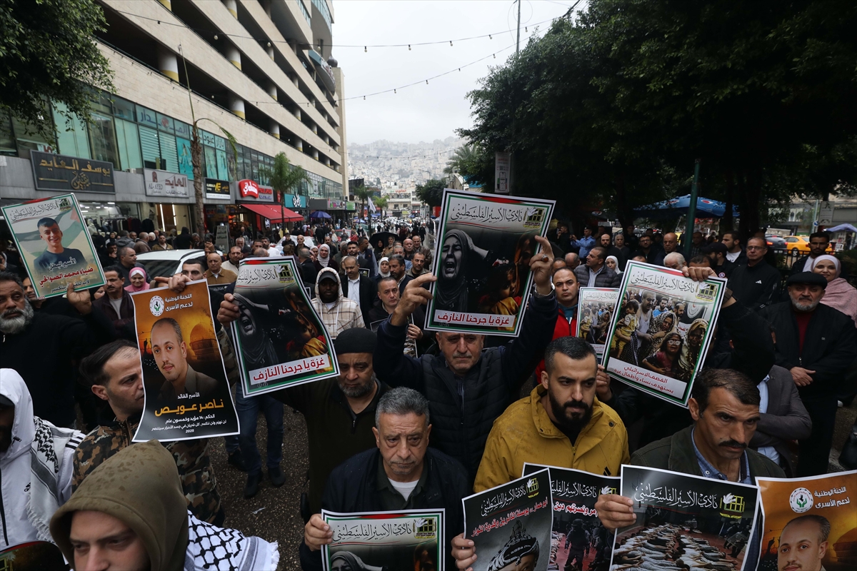 Filistin Halkıyla Dayanışma Günü dolayısıyla Ramallah ve Nablus'ta gösteri düzenlendi