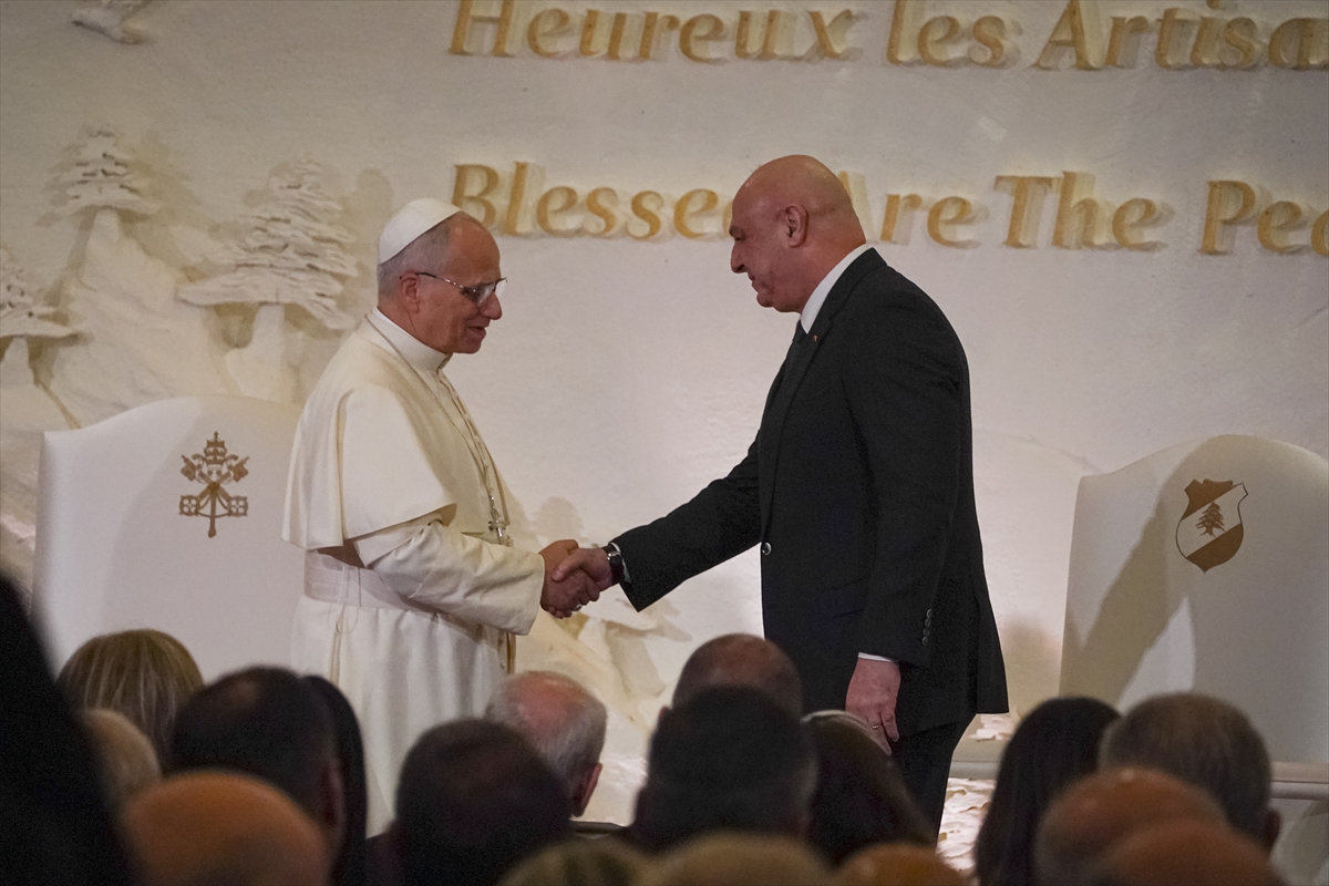 Papa 14. Leo, Beyrut'ta Lübnanlı yetkililerle görüştü